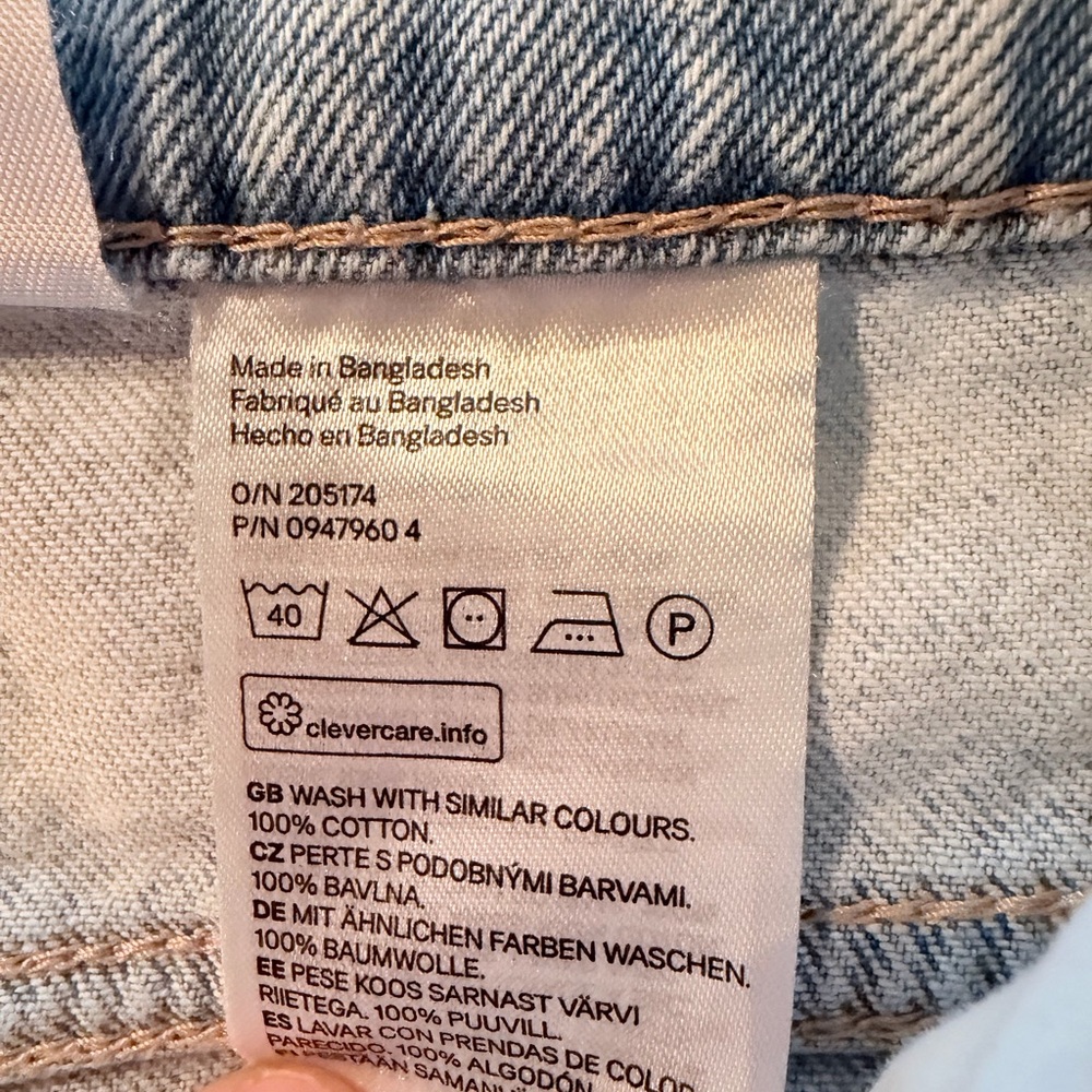 H&M Y2K Divided High Waist Light Blue Ripped Wide-Leg Jeans Size 4 Like New - Picture 5 of 9